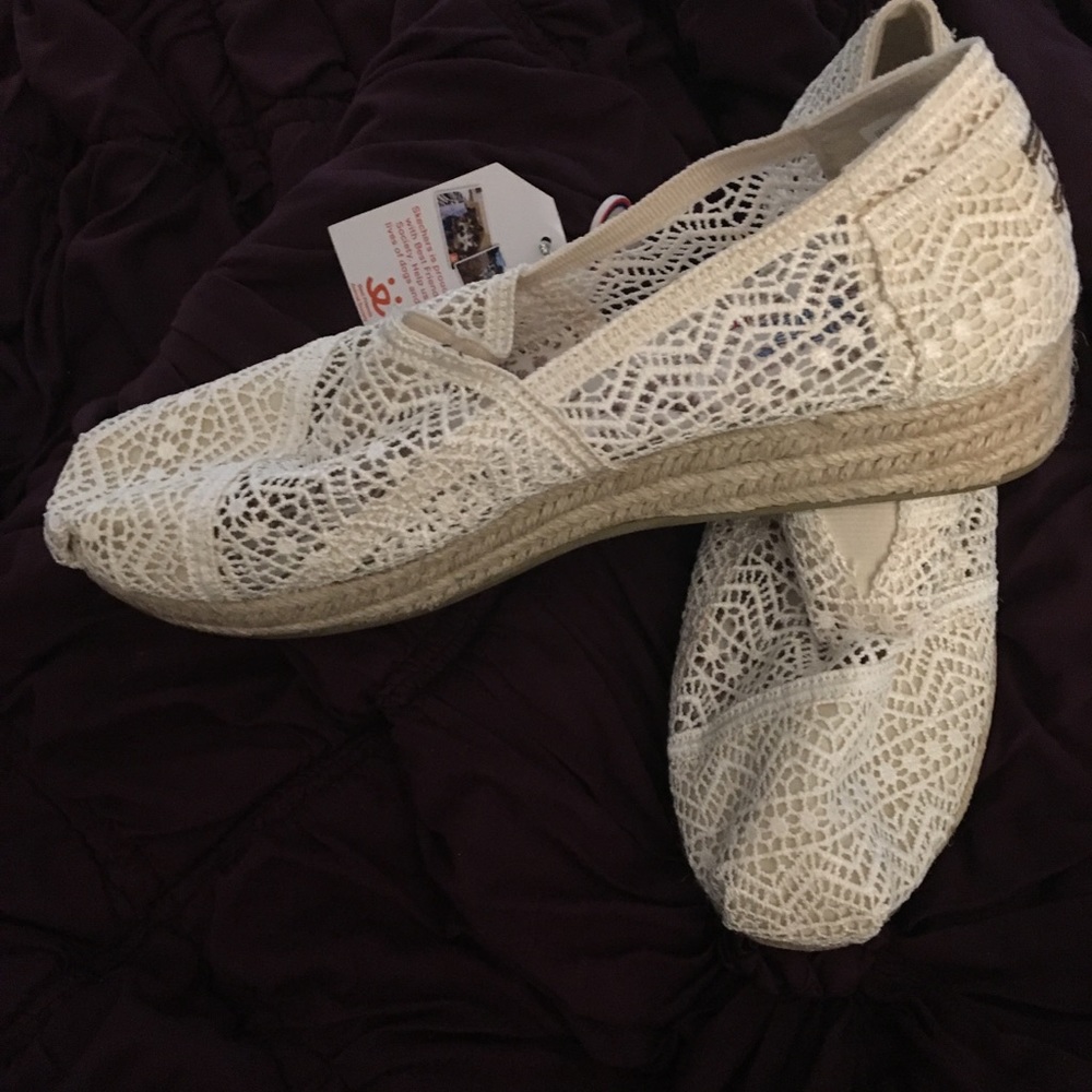 Brand New Lace Bob’s Slip-ons